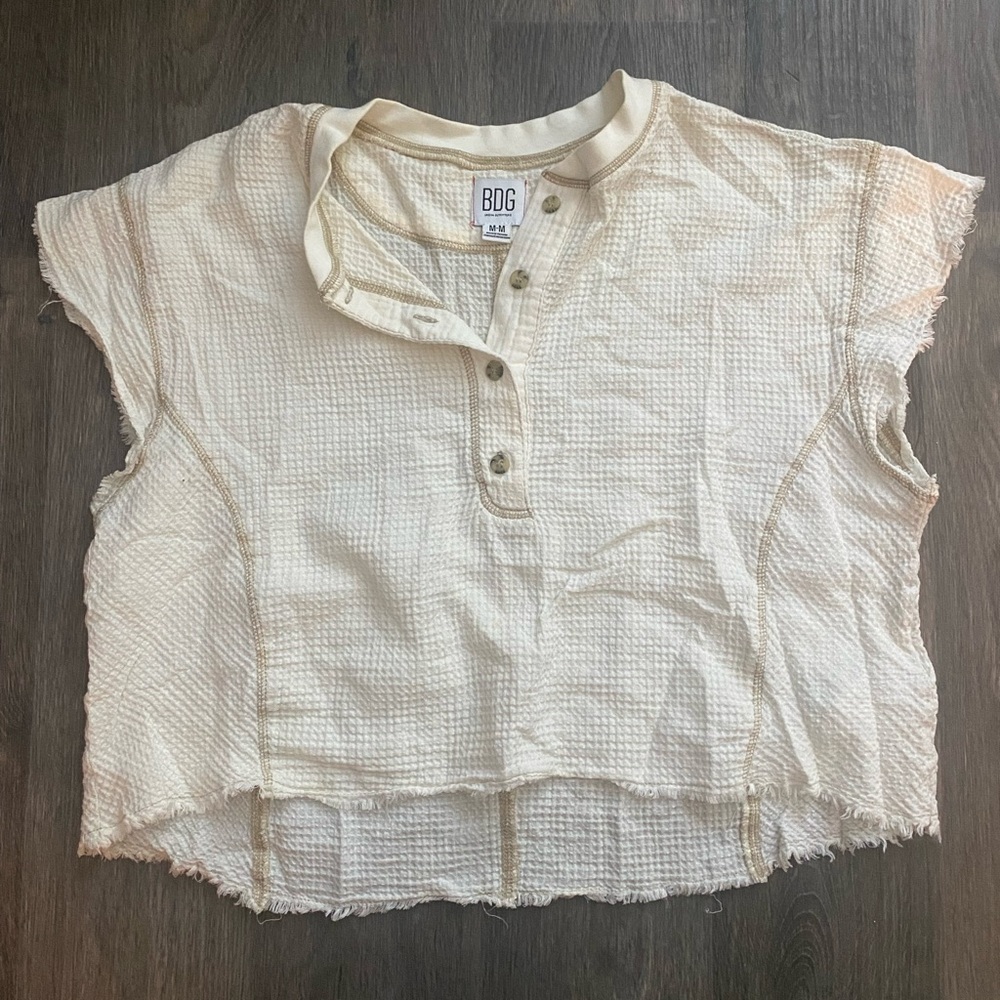 UO BDG Cropped Ivory Contrast Stitch Top
